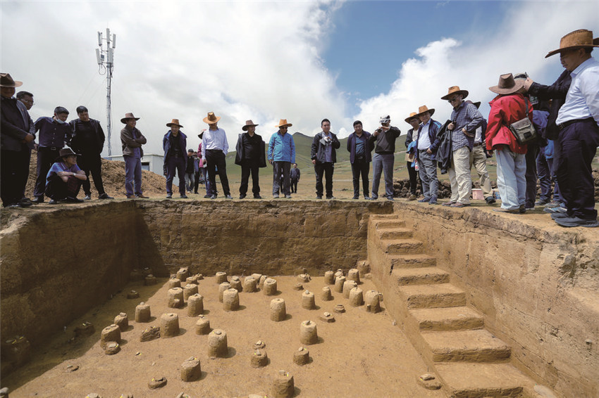 現場考察.jpg 現場考察.jpg