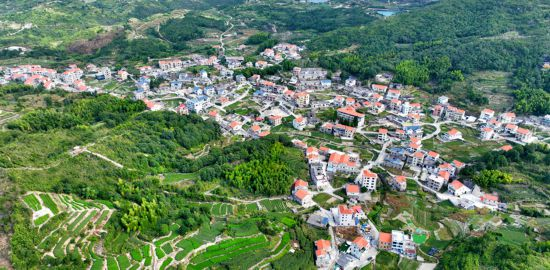 軍營村俯瞰。人民網(wǎng)記者 陳博 攝